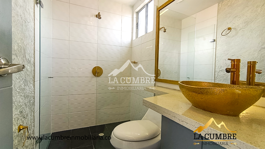 Apartamento de 3 alcobas en arriendo en Los Balsos, Medellín, 116 m² · foto 18 de 19