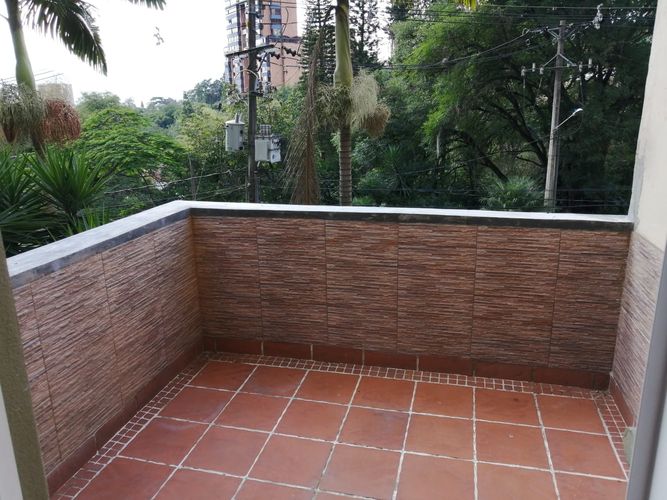 Apartamento de 2 alcobas en arriendo en Urbanización Las Cumbres, Medellín, 118 m² · foto 4 de 15