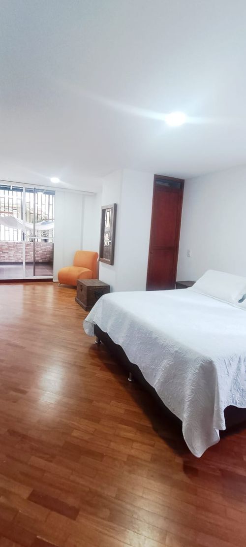 Apartamento de 2 alcobas en arriendo en Urbanización Las Cumbres, Medellín, 118 m² · foto 5 de 15