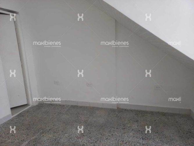 Local en arriendo en Fundadores, Apartado, 45 m² · foto 3 de 7