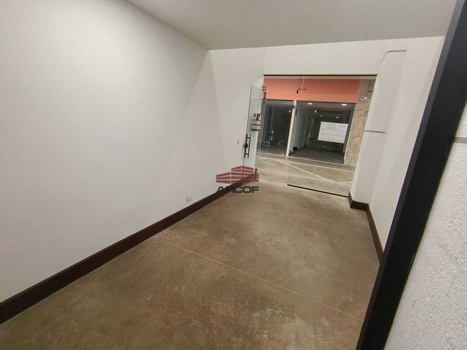 Local en arriendo en Hsd. San Antonio De Carrizal, Girón, 48 m² · foto 2 de 8
