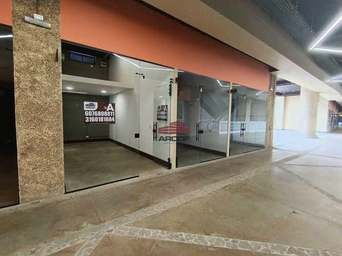 Local en arriendo en Hsd. San Antonio De Carrizal, Girón, 48 m² · foto 4 de 8