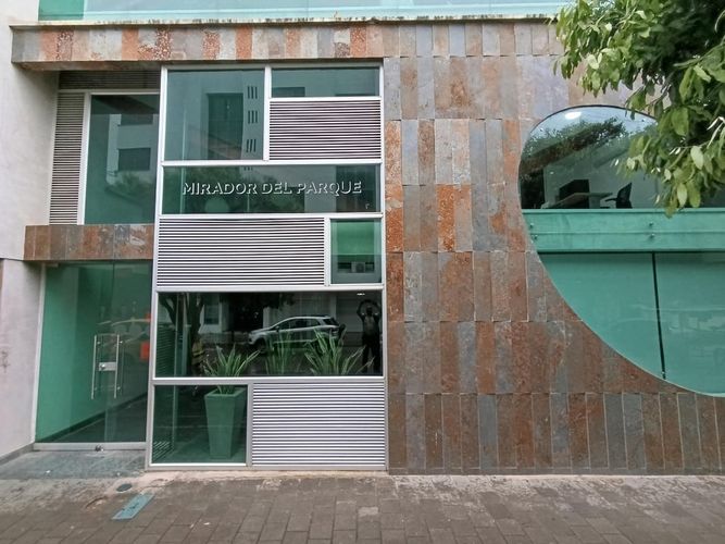 Oficina en arriendo en Centro, Montería, 238 m² · foto 2 de 12