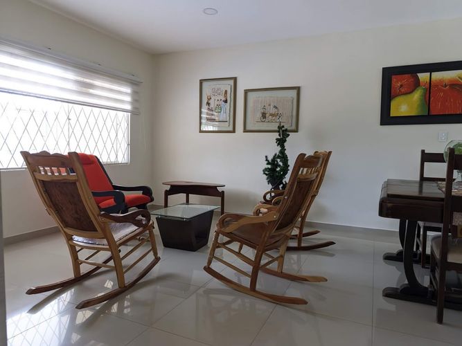 Casa de 4 alcobas en venta en Los Laureles Ii, Montería, 420 m² · foto 2 de 12