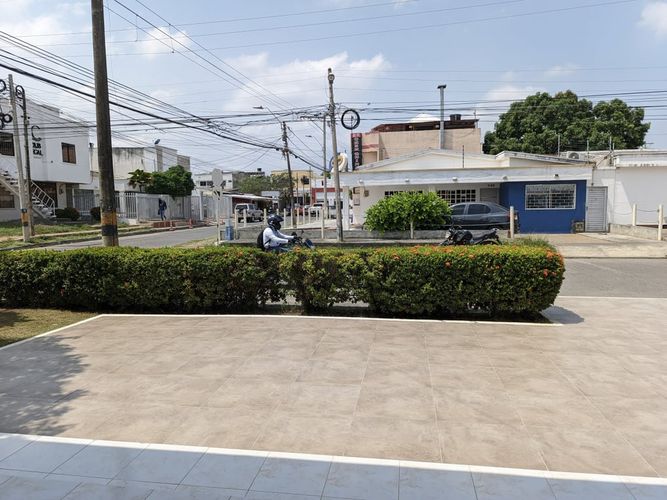 Casa de 4 alcobas en venta en Los Laureles Ii, Montería, 420 m² · foto 5 de 12