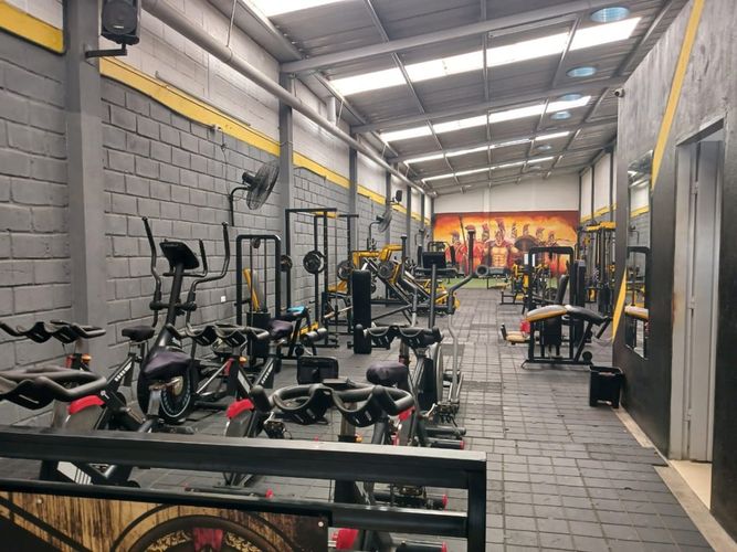 Bodega en venta en Urb. Rosendo Garces, Montería, 279 m² · foto 3 de 12