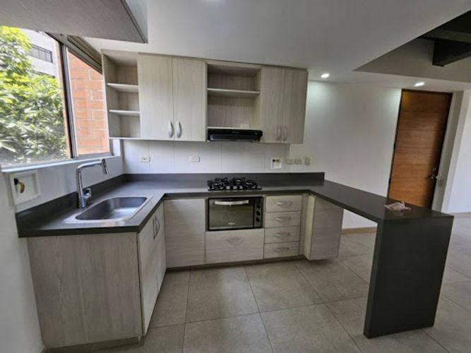 Apartamento de 2 alcobas en arriendo en Patio Bonito, Medellín, 73 m² · foto 14 de 24