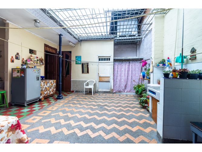 Casa de 6 alcobas en venta en Manrique Central, Medellín, 247 m² · foto 8 de 21