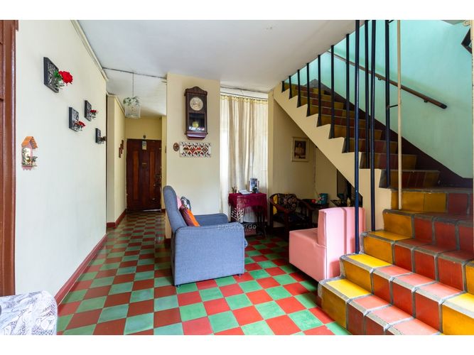 Casa de 6 alcobas en venta en Manrique Central, Medellín, 247 m² · foto 13 de 21