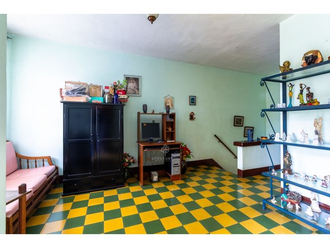 Casa de 6 alcobas en venta en Manrique Central, Medellín, 247 m² · foto 18 de 21