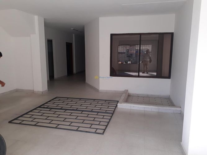 Oficina en arriendo en Centro, Montería, 507 m² · foto 2 de 10
