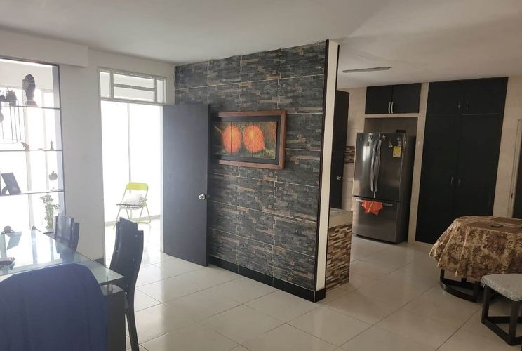 Casa de 4 alcobas en venta en La Flora, Cali, 210 m² · foto 2 de 8