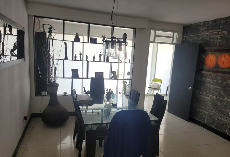 Casa de 4 alcobas en venta en La Flora, Cali, 210 m² · foto 3 de 8