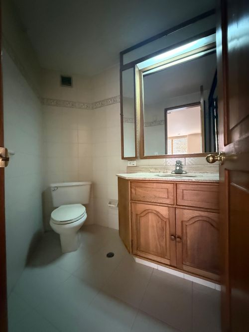 Apartamento de 3 alcobas en venta en Los Rosales, Bogotá, 180 m² · foto 6 de 19