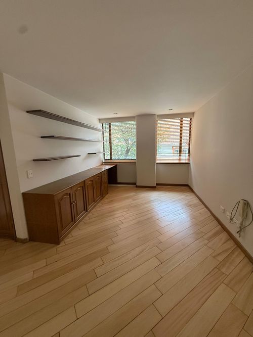 Apartamento de 3 alcobas en venta en Los Rosales, Bogotá, 180 m² · foto 7 de 19