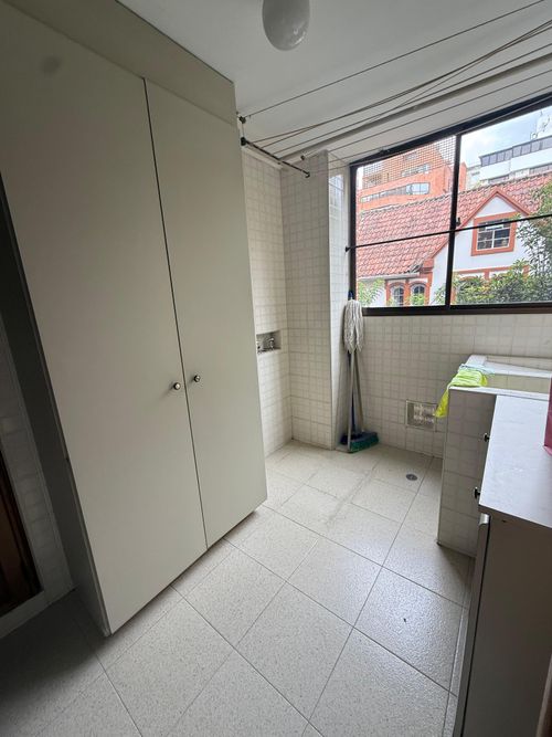 Apartamento de 3 alcobas en venta en Los Rosales, Bogotá, 180 m² · foto 15 de 19