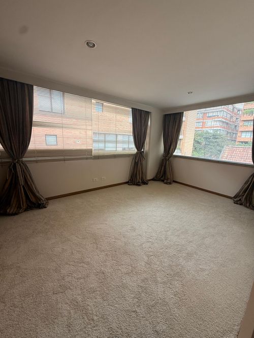 Apartamento de 3 alcobas en venta en Los Rosales, Bogotá, 180 m² · foto 19 de 19