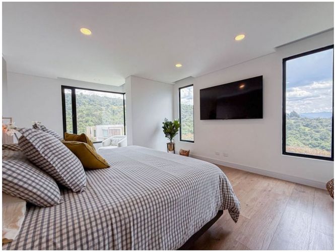 Casa de 5 alcobas en venta en Yerbabuena, Sopó, 470 m² · foto 19 de 24
