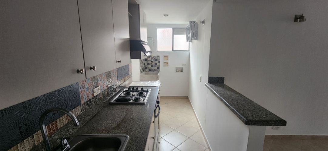 Apartamento de 3 alcobas en arriendo en Villa Carlota, Medellín, 67 m² · foto 2 de 13