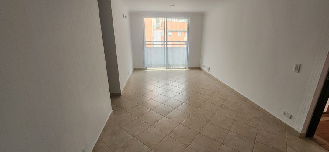 Apartamento de 3 alcobas en arriendo en Villa Carlota, Medellín, 67 m² · foto 4 de 13