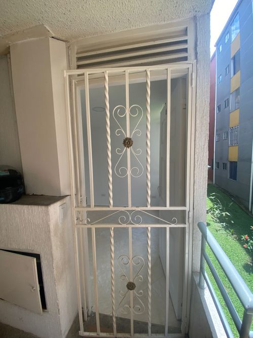 Apartamento de 3 alcobas en venta en El Refugio, Piedecuesta, 60 m² · foto 2 de 19