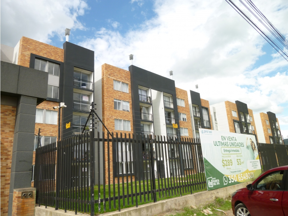 Apartamento en venta en Agrupacion Calahorra, Cajicá · foto 2 de 10