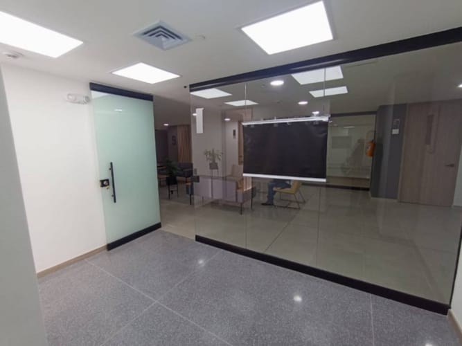 Consultorio en arriendo en San Diego, Medellín, 30 m² · foto 2 de 8