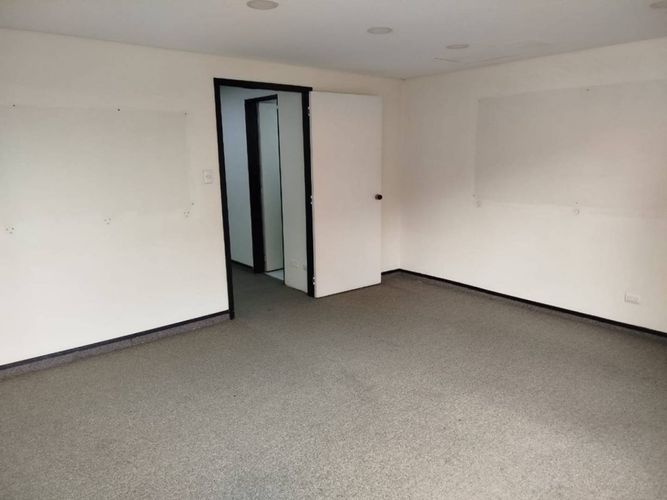 Oficina en arriendo en Milla De Oro, Medellín, 93 m² · foto 9 de 10