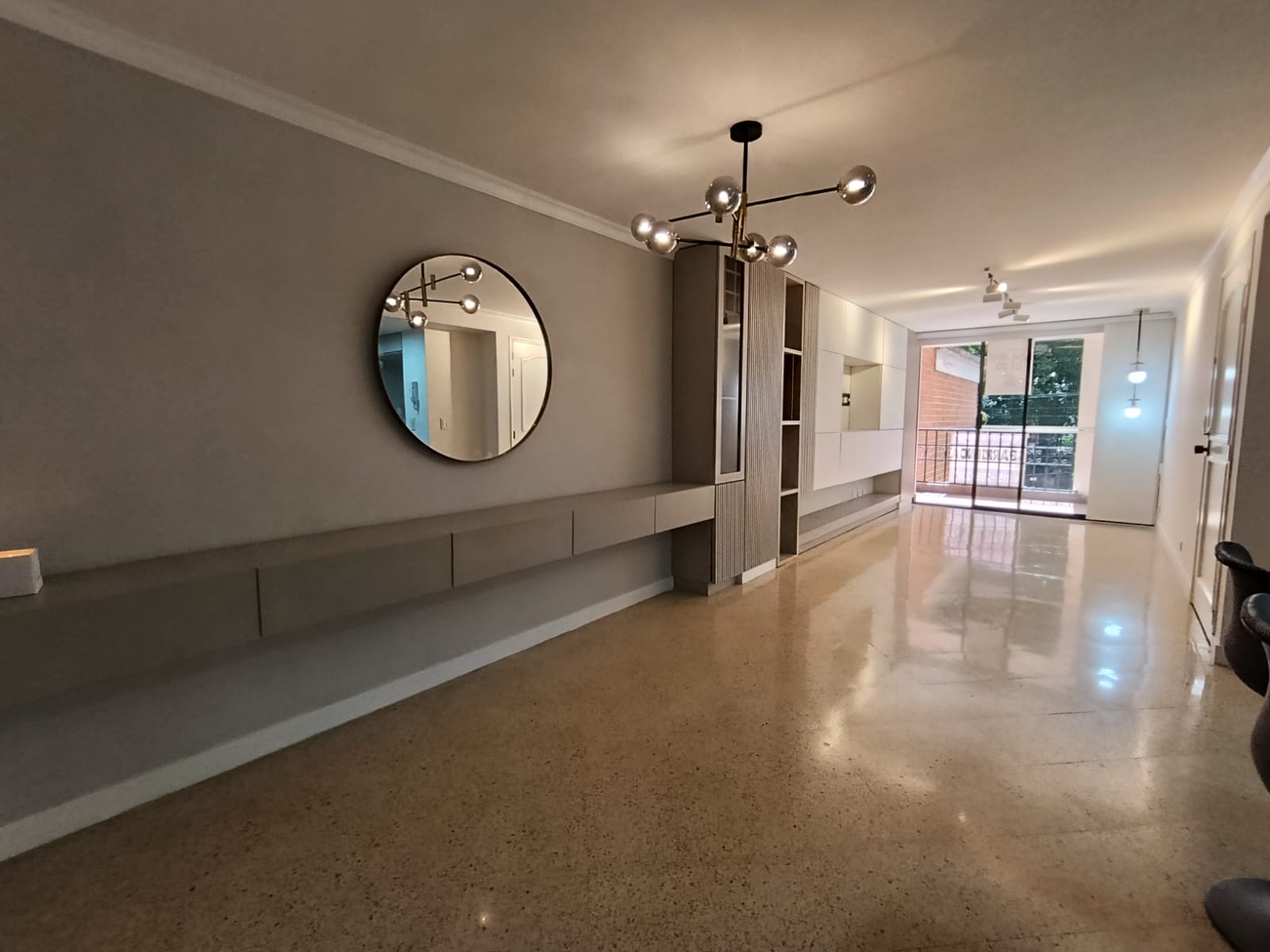 Apartamento en arriendo en La Castellana, Medellín · foto 3 de 20