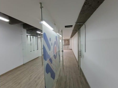 Local en arriendo en La Esmeralda, Medellín, 659 m² · foto 6 de 9