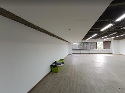 Local en arriendo en La Esmeralda, Medellín, 659 m² · foto 7 de 9