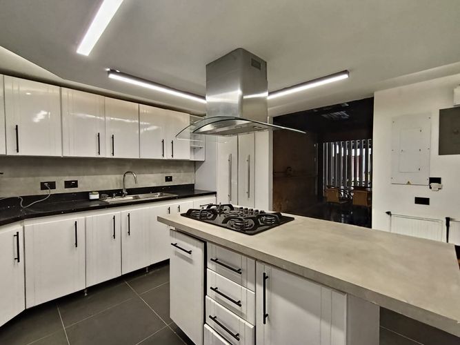 Local en arriendo en Laureles, Medellín, 60 m² · foto 3 de 9