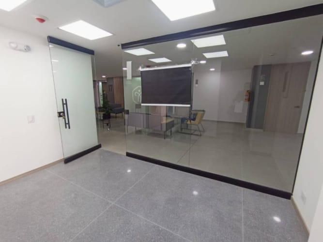 Consultorio en arriendo en San Diego, Medellín, 30 m² · foto 2 de 10