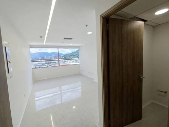 Consultorio en arriendo en Ciudad Del Río, Medellín, 38 m² · foto 2 de 6