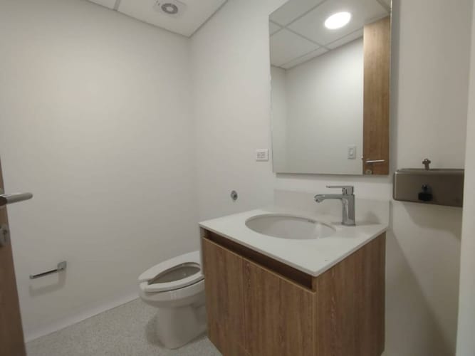 Consultorio en arriendo en Ciudad Del Río, Medellín, 38 m² · foto 5 de 5