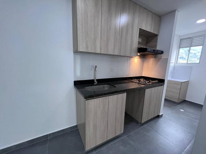 Apartamento de 2 alcobas en venta en Loma De La Doctora, Sabaneta, 73 m² · foto 2 de 24