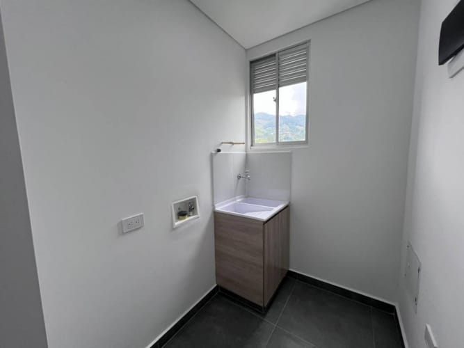 Apartamento de 2 alcobas en venta en Loma De La Doctora, Sabaneta, 73 m² · foto 18 de 24