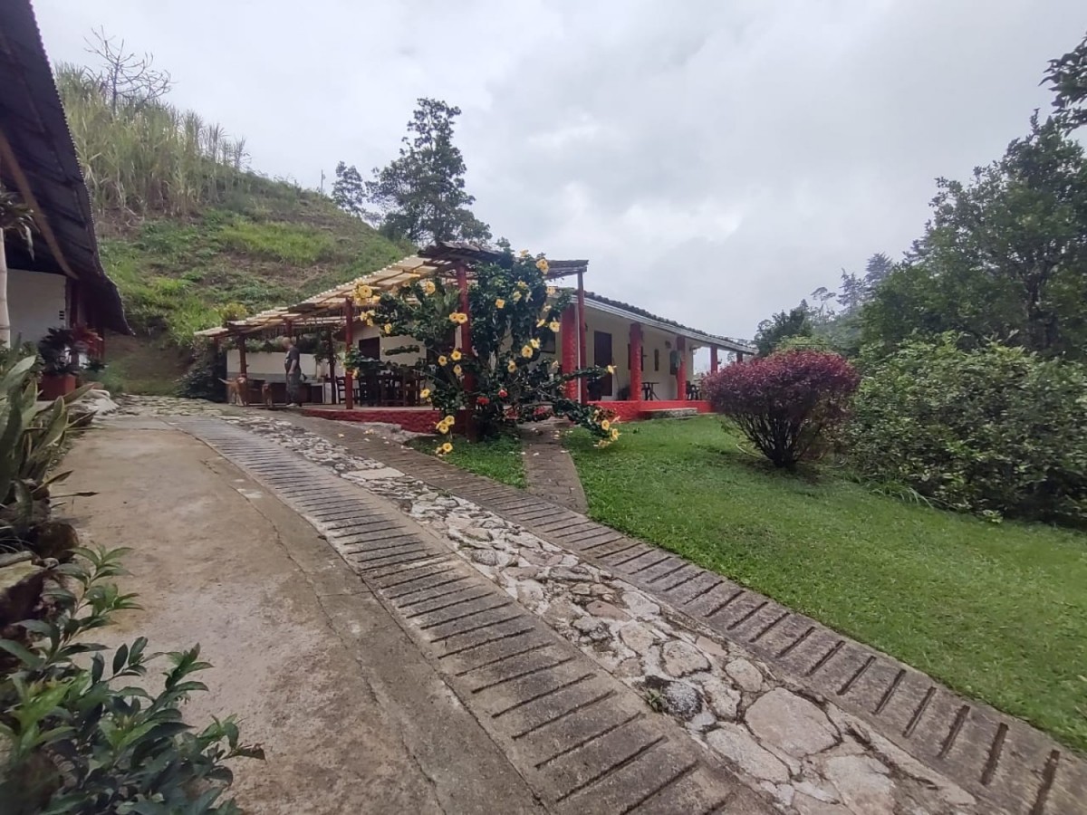 3BR Country House in Centro (160 m²) for Sale