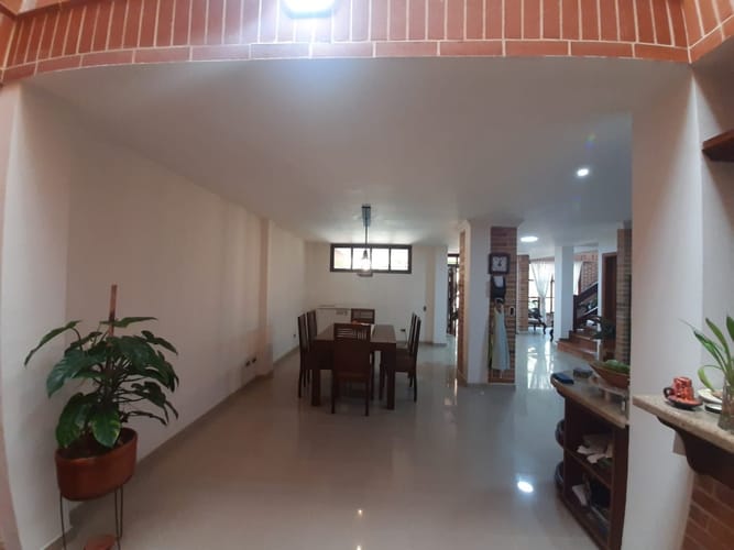 Casa de 4 alcobas en venta en Vereda San Jose, Sabaneta, 284 m² · foto 3 de 24