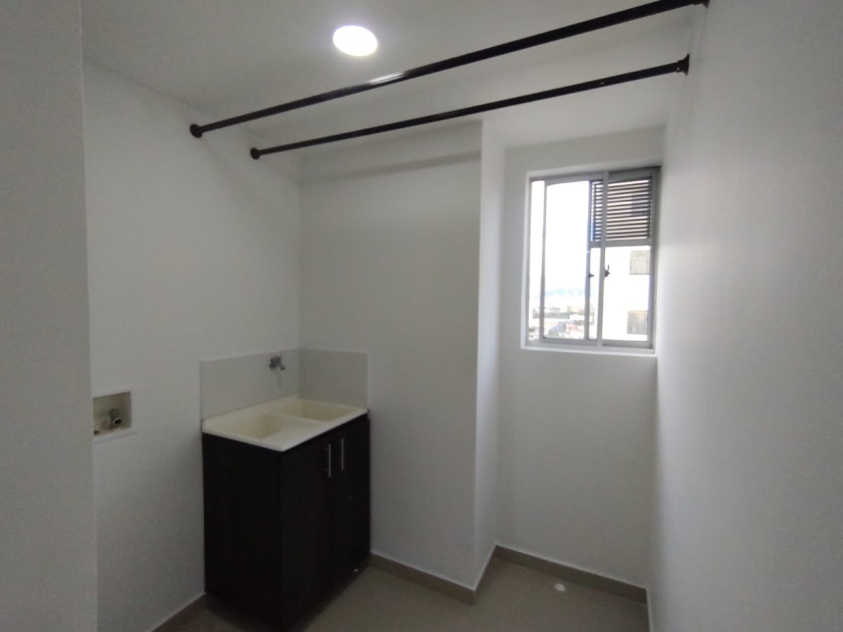 Apartamento en venta en Suramérica, Itagüí · foto 5 de 15