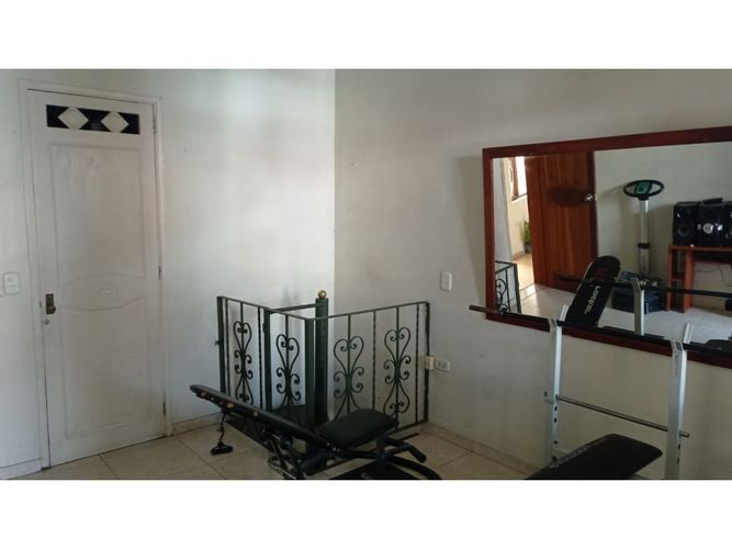 Casa de 7 alcobas en venta en Boston, Medellín, 270 m² · foto 7 de 24