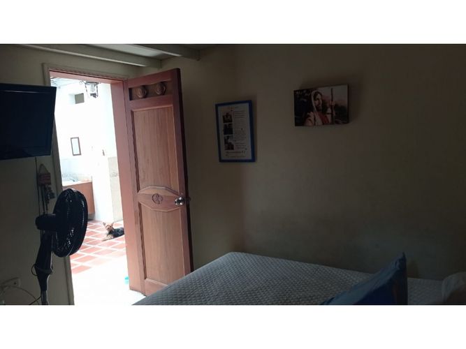 Casa de 7 alcobas en venta en Boston, Medellín, 270 m² · foto 12 de 24