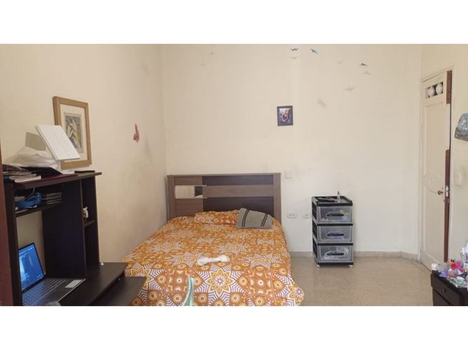 Casa de 7 alcobas en venta en Boston, Medellín, 270 m² · foto 16 de 24