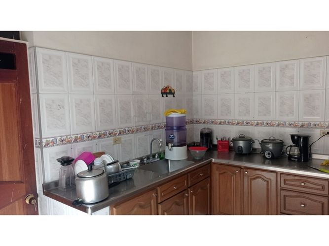 Casa de 7 alcobas en venta en Boston, Medellín, 270 m² · foto 17 de 24