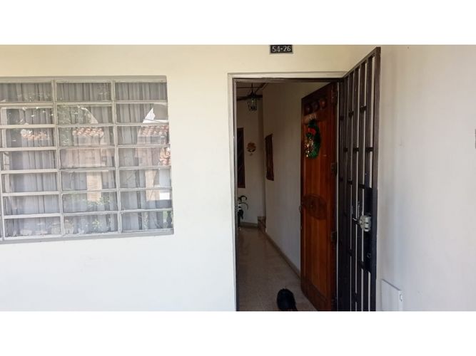 Casa de 7 alcobas en venta en Boston, Medellín, 270 m² · foto 18 de 24