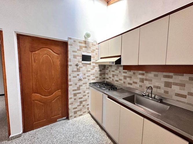 Casa de 3 alcobas en venta en La Floresta, Medellín, 101 m² · foto 4 de 16