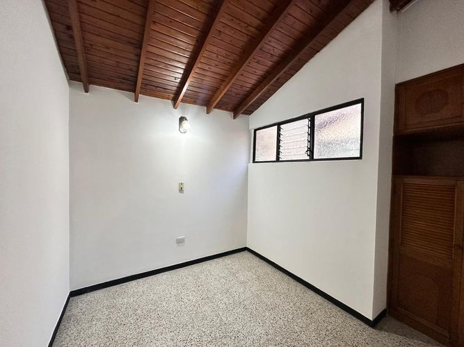 Casa de 3 alcobas en venta en La Floresta, Medellín, 101 m² · foto 5 de 16