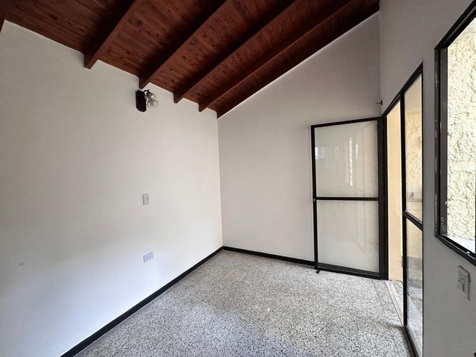 Casa de 3 alcobas en venta en La Floresta, Medellín, 101 m² · foto 15 de 16