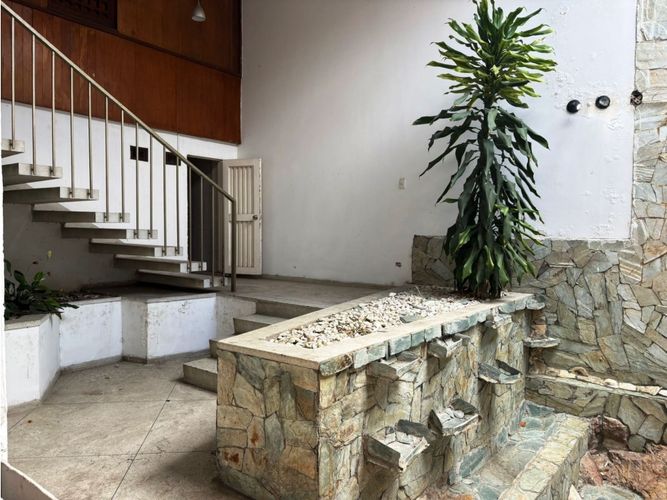 Casa de 7 alcobas en venta en Normandia, Cali, 690 m² · foto 18 de 21