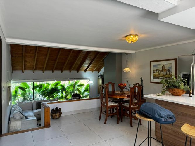 Casa de 3 alcobas en venta en El Rosal, Rionegro, 214 m² · foto 11 de 19